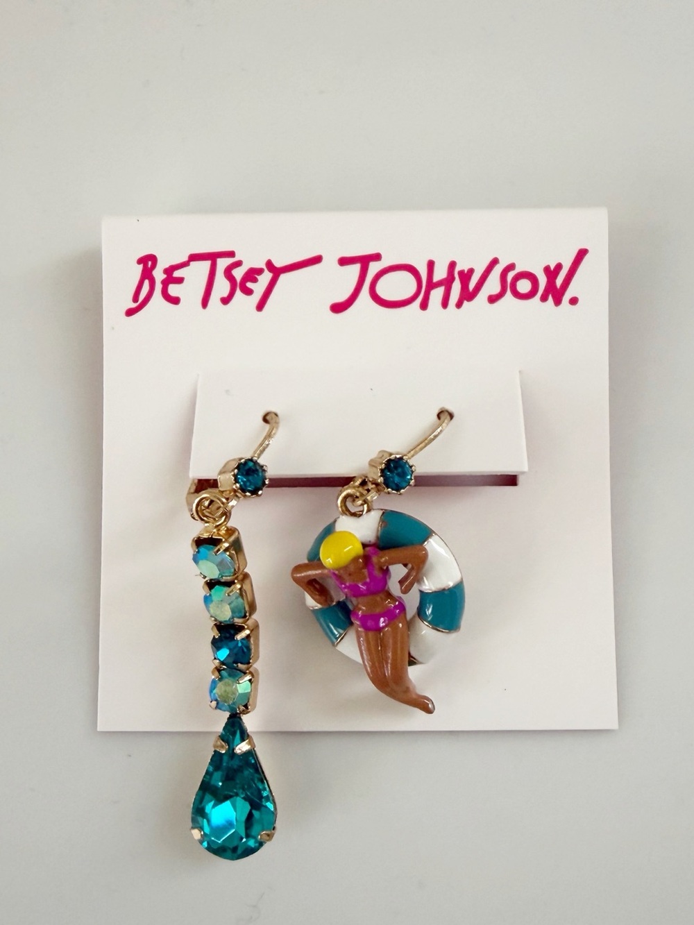 Betsey Johnson Pool Party Mismatch Gold Tone Dangle Earrings New